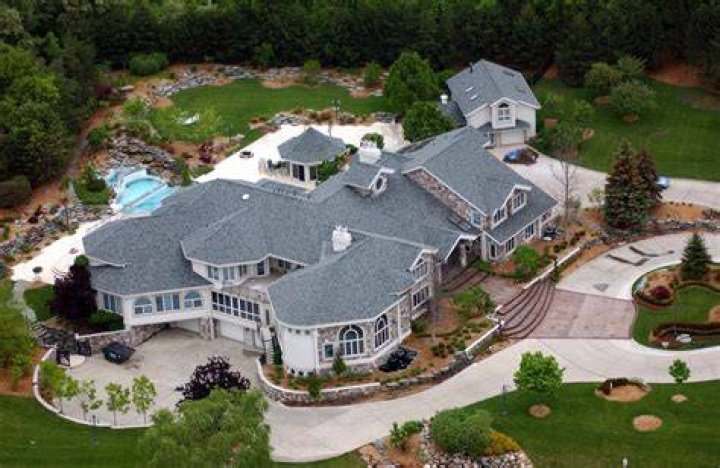 Eminem Mansion: A Glimpse into the Iconic Home of the Rap Legend